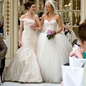 Vera Wang wedding dress featured on Bride Wars